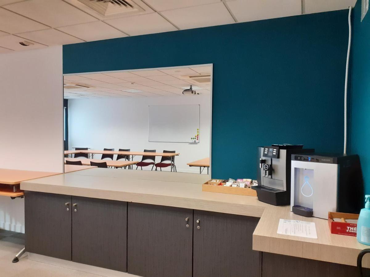 Kyriad Niort-Espace Mendesfrance Kültér fotó